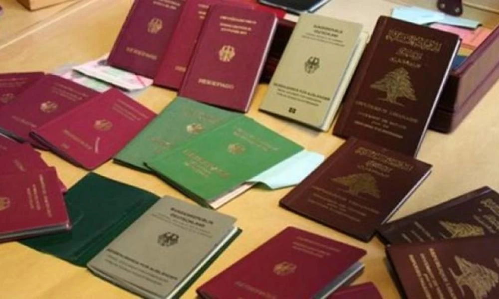 Συνελήφθησαν 52 αλλοδαποί για πλαστογραφία εγγράφων